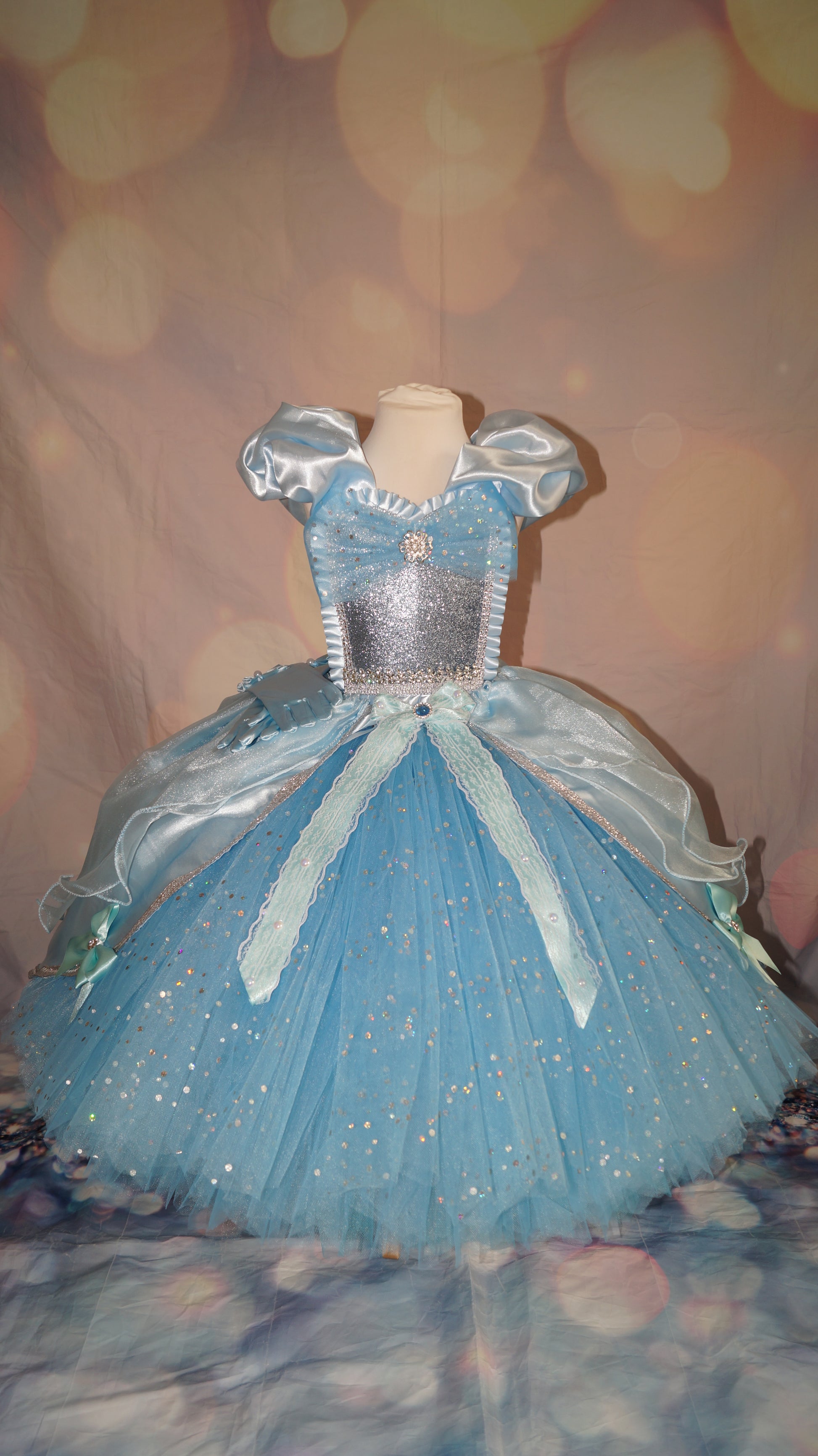disney princess with light blue dress Sing sweet nightingale~ In the OG Cinderella's dress looks almost silver. In more recent years, sometimes Disney paints her dress a light blue. Which do you prefer? #cinderella #disney #art #illustration #disneyart
